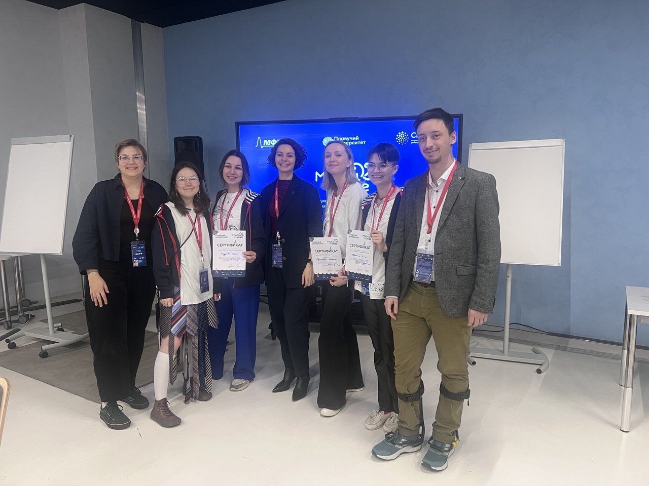 photo 5321032479508467739 y